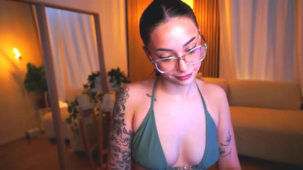 Naomii18 MyFreeCams Female 06-05-2025