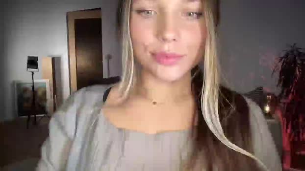 SabrinaGolden MyFreeCams Female 07-05-2025