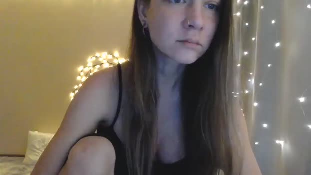 Qi_ra MyFreeCams Female 13-05-2025