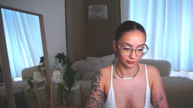Naomii18 MyFreeCams Female 14-05-2025