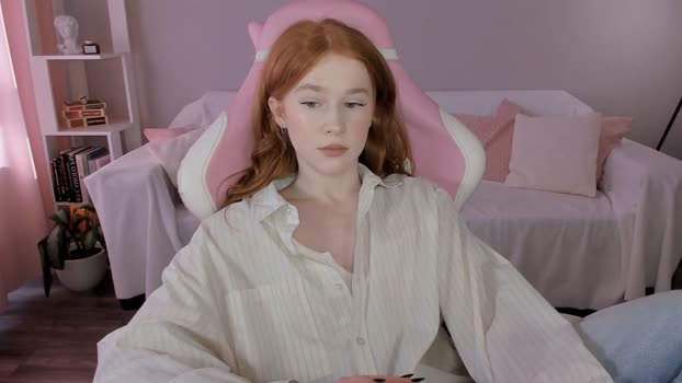 leahsthetics Chaturbate Female 06-06-2025