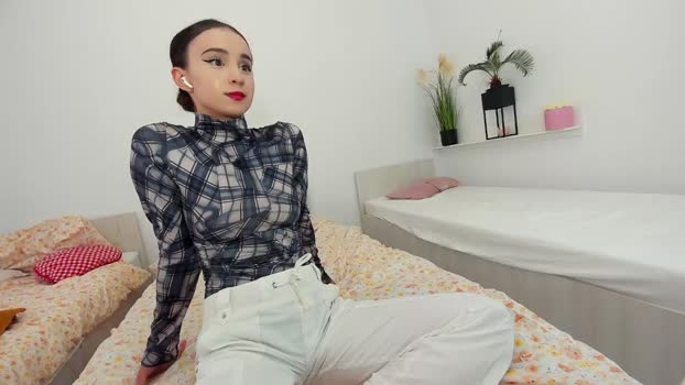 ehotlovea Chaturbate Female 12-06-2025