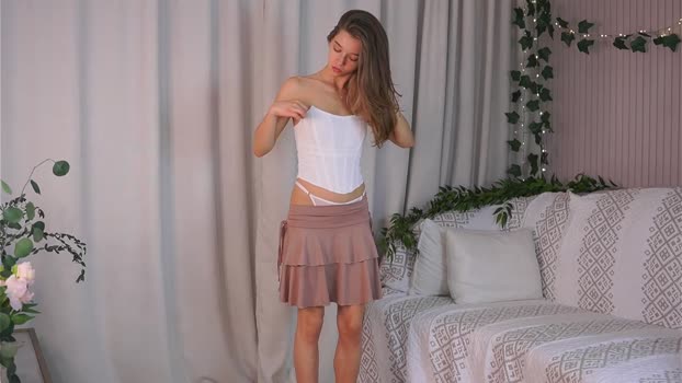 little_poetry Chaturbate Female 21-06-2025