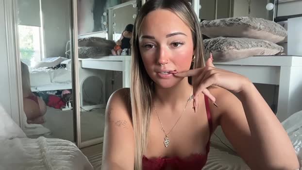 luvlivvyy Chaturbate Female 27-06-2025