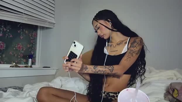 fitbadonk Chaturbate Female 22-07-2025
