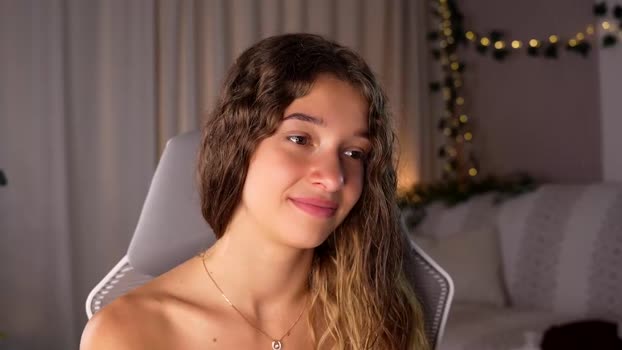 little_poetry Chaturbate Female 25-07-2025