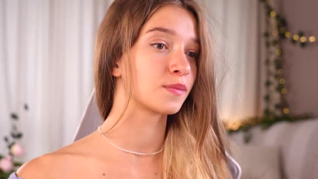 little_poetry Chaturbate Female 31-07-2025