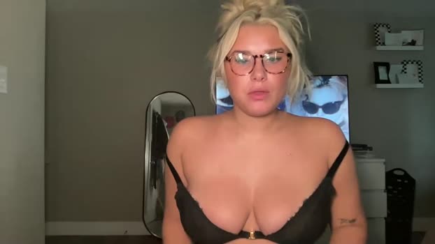 livvymack Chaturbate Female 31-07-2025