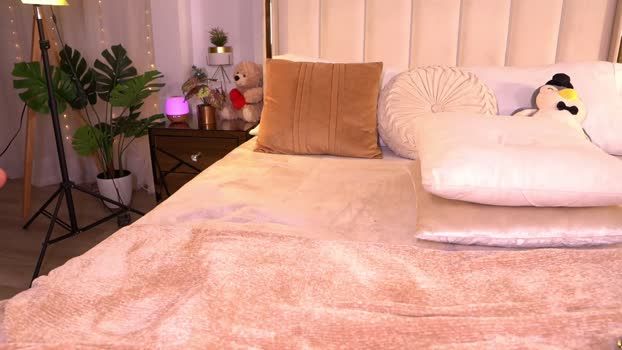 sary_hott Chaturbate Female 04-08-2025