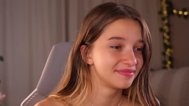 little_poetry Chaturbate Female 08-08-2025