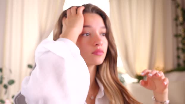 little_poetry Chaturbate Female 12-08-2025