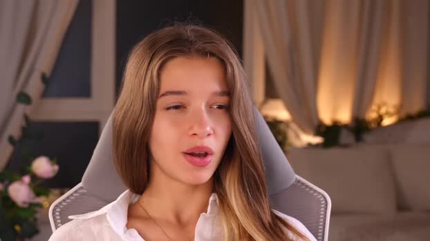 little_poetry Chaturbate Female 12-08-2025