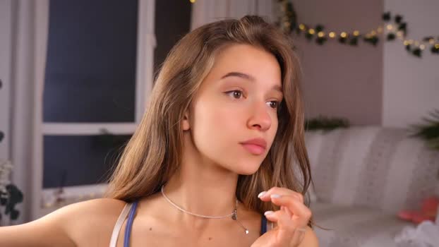 little_poetry Chaturbate Female 24-08-2025