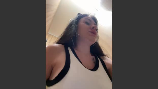 Wet__Bunny StripChat Female 27-08-2025