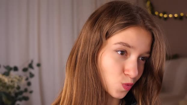 little_poetry Chaturbate Female 02-09-2025