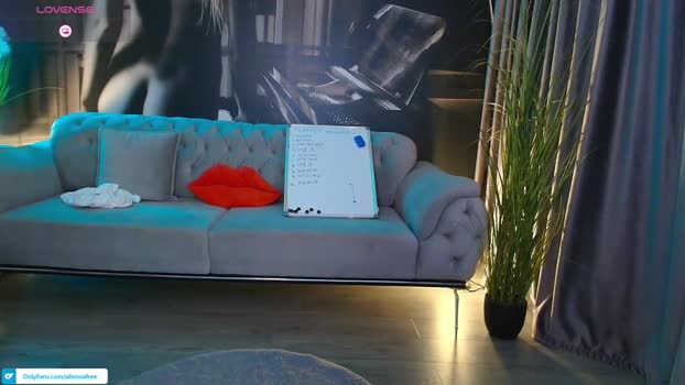 aliessia Chaturbate Female 05-09-2025