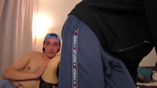 mmkakpoxyi22 Chaturbate Couple 26-09-2025