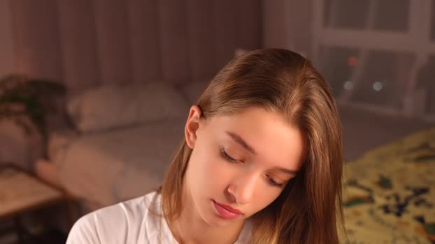 little_poetry Chaturbate Female 27-09-2025