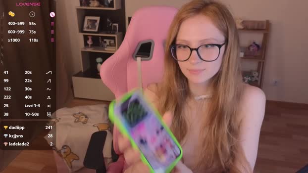 plastic_beach Chaturbate Female 06-10-2025