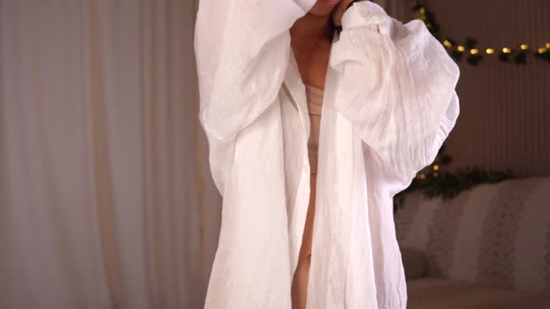 little_poetry Chaturbate Female 07-10-2025