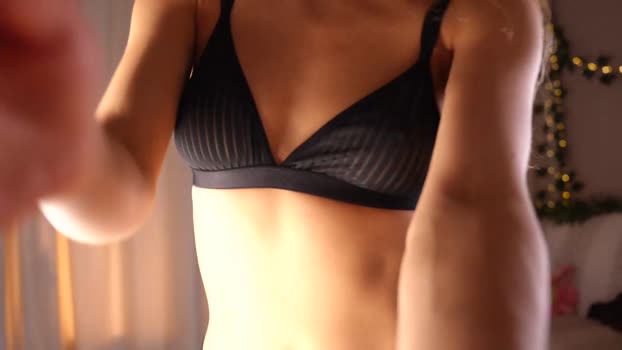 little_poetry Chaturbate Female 10-10-2025