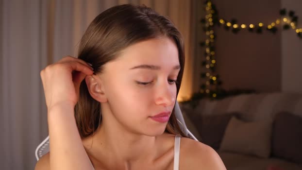 little_poetry Chaturbate Female 12-10-2025