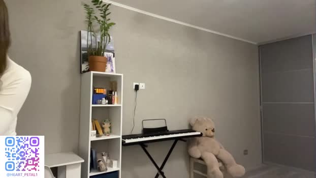 heart_petal Chaturbate Female 21-10-2025