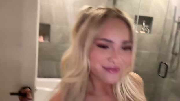 ari_02 Chaturbate Female 27-10-2025