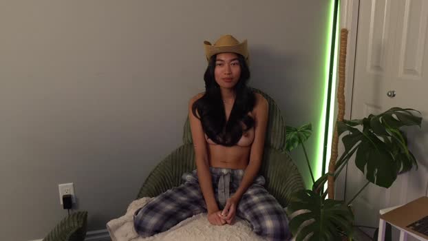 littlemiss_kira Chaturbate Female 23-11-2025