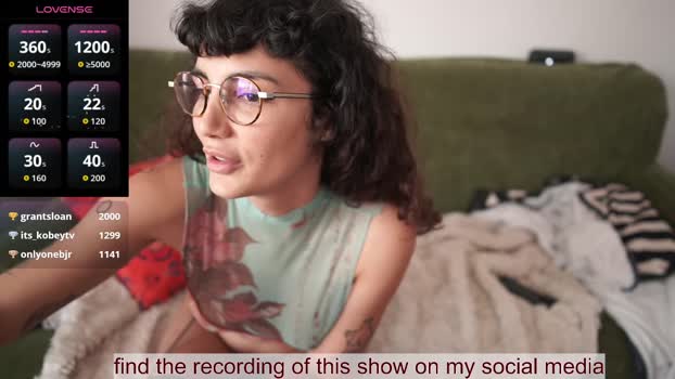 venus_in_jeans Chaturbate Female 24-11-2025