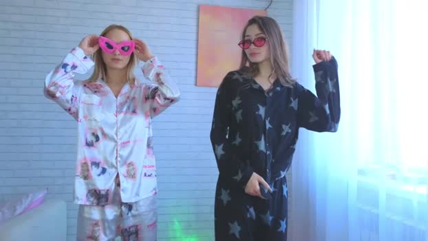 strawberryglow Chaturbate Female 25-11-2025