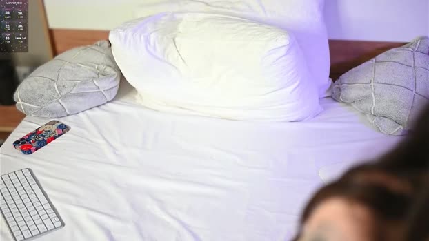 petalpage Chaturbate Female 26-11-2025