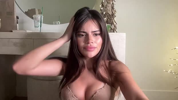 poutyselena Chaturbate Female 02-12-2025