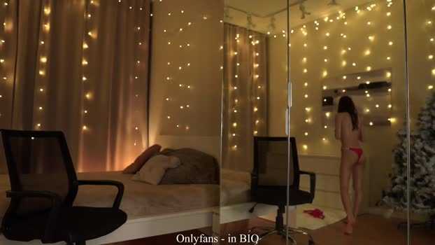 falinecrosthwaite Chaturbate Female 04-12-2025