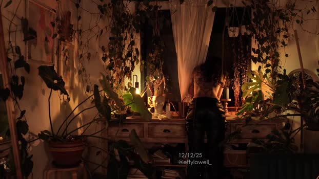 effylowell_ Chaturbate Female 13-12-2025