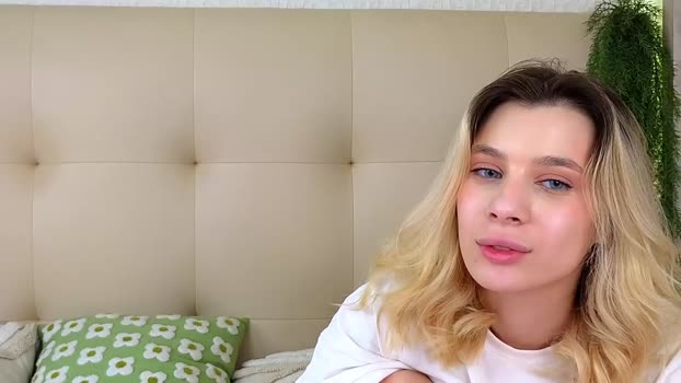 pinkadele Chaturbate Female 13-12-2025