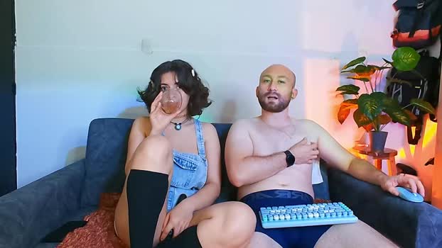 holly_and_honey_69 Chaturbate Couple 25-12-2025