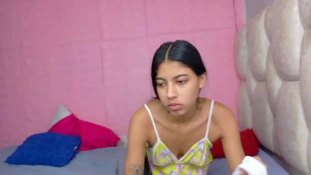 petitestrawberry18 Chaturbate Couple 02-01-2026