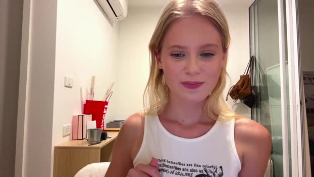 laraineprada Chaturbate Female 23-01-2026