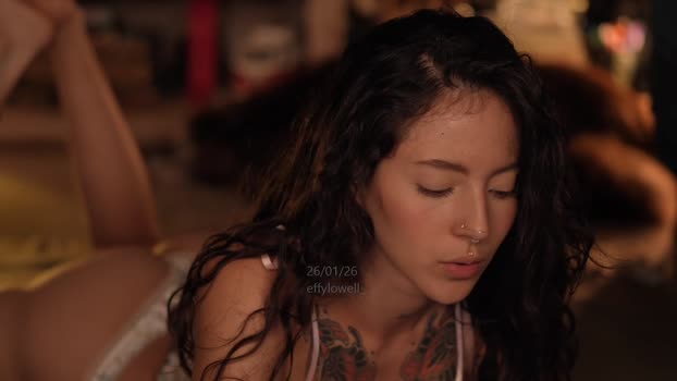 effylowell_ Chaturbate Female 27-01-2026