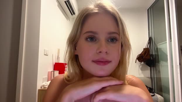 laraineprada Chaturbate Female 31-01-2026