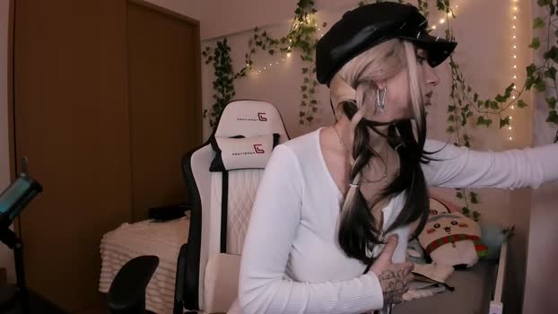 vivian_qwerty Chaturbate Female 17-02-2026