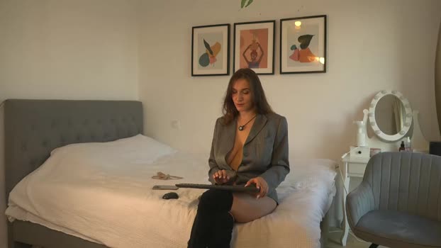 hell_lo Chaturbate Female 26-02-2026