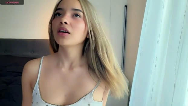 vanesse_ 10-05-2026 Webcam Pretty toys wank Recording