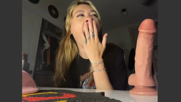 peachesncreampiezz 23-06-2026 striptease kink deepthroat strip Reco...