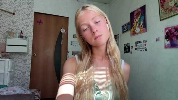 dianafrisky 03-07-2026 beauty play legs blowjob Recording