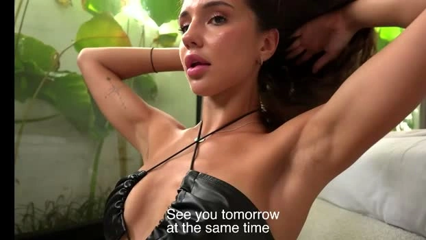 valerieh 14-07-2026 sweet Topless legs playtime Recording