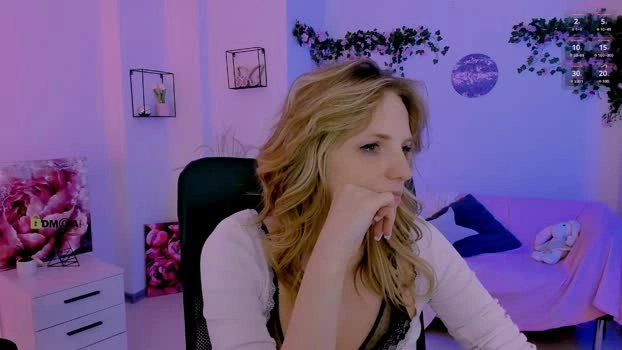luna_berryy 28-07-2026 skinny suckshow amateur ass Recording