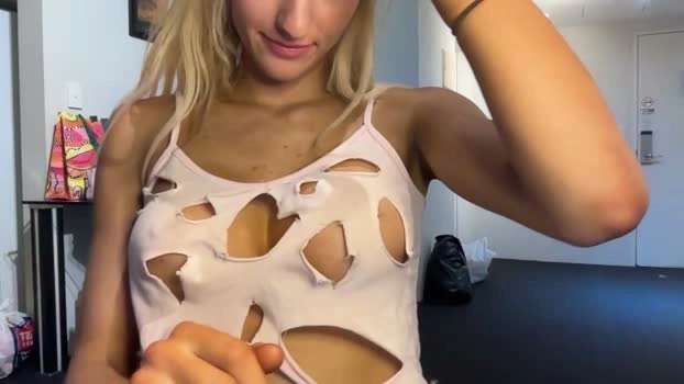 lolabloomm 09-08-2026 fuckface bigass fuckass Topless Recording